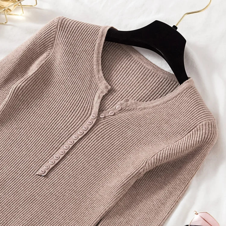 Aaliyah™ | Elegant V-Neck Sweater